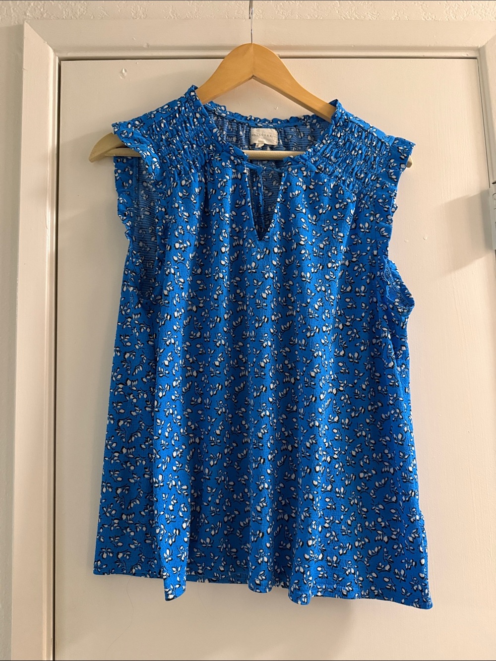 MELLODAY Blue Floral Smocked Neck Sleeveless Camisole
